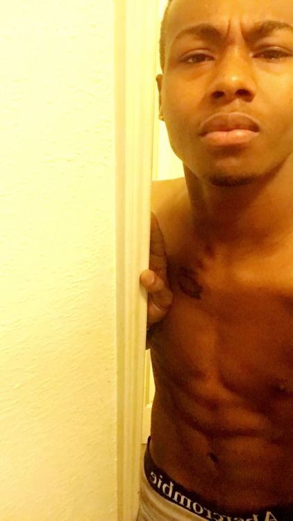 thebipage:  Tumblr: greyelacs  Snapchat: Terrezb Instagram: Papitrex