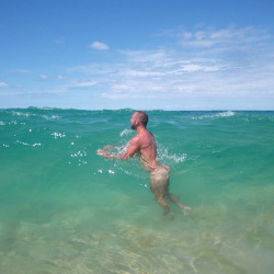 nelsoncarpenter:  aguywithoutboxers: June 12, 2015   Skinny-Dipper Naked ride on the waves