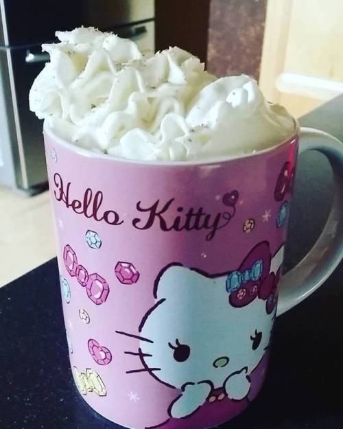 Happiness in a cup!!! Lazy Saturday mornings are the best!! #saturday #hellokitty #capacinno #whipp