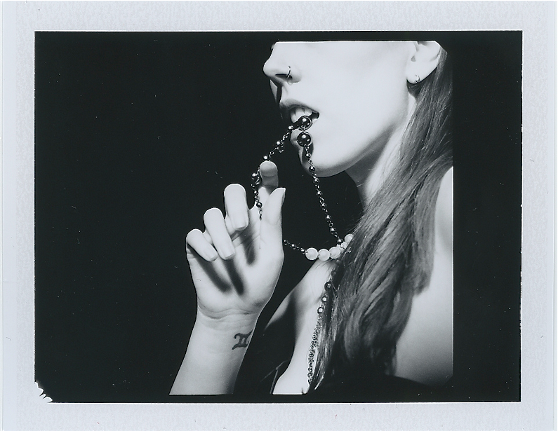 mywaspnest:  Dust and Pearls By Nicole Ld