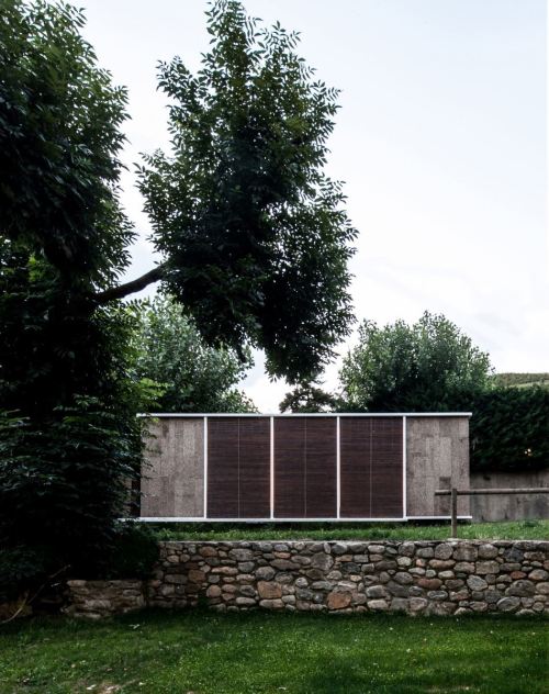 keepingitneutral: Weekend hut in Isòvol, Girona, Spain, The outermost layer presents a 60×60mm tubul