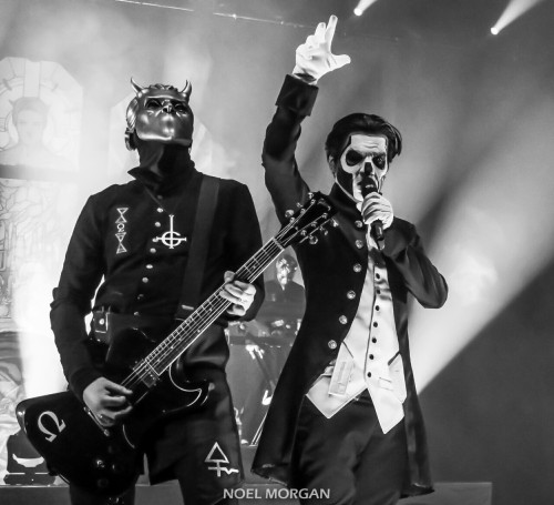 therealnoelmorgan:Ghost live. #thebandghost #ghostbc #papaemeritusiii #ghostband #namelessghouls #th