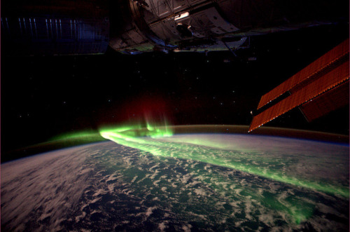 heythereuniverse:  Over Antarctica | André Kuipers