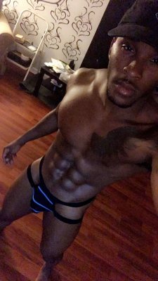 flyboi777: dominicanblackboy: Sexy naked