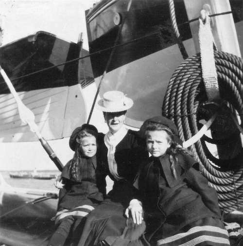 otmacamera: Maria Nikolaevna,Alexandra Feodorovna and Tatiana Nikolaevna onboard the Standart, 31st 