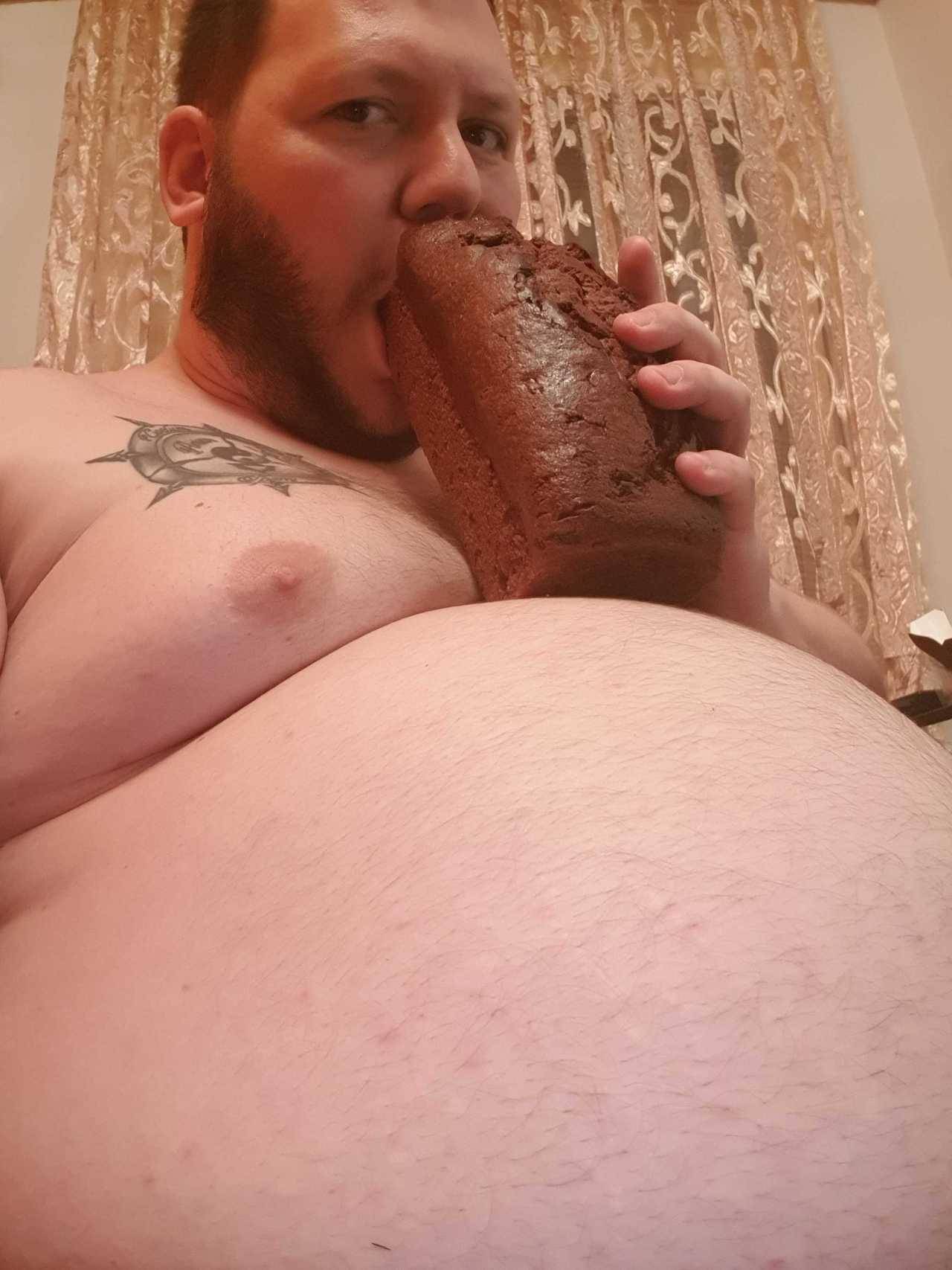 bigody84:Cake Monster here, do everything for a cake 😍