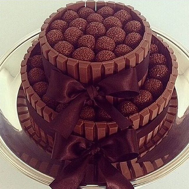 brunette-glam:  Bye diet