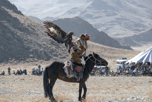 smokeritual:@lightscape | Kazakh Bürkitshi (eagle hunters) at Golden Eagle festival in Mongolia