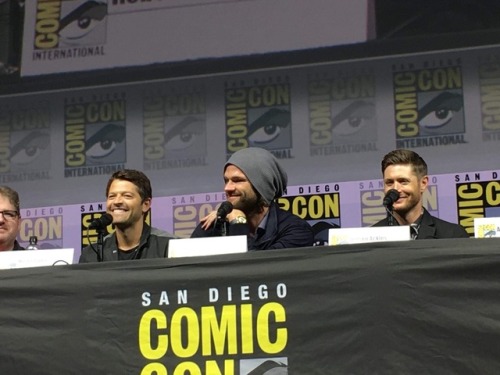 Supernatural panel at #SDCC 3/3. Taken by my friend so I could relax and enjoy.Feel free to share 