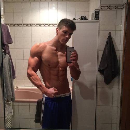 lumbrjax:  Instagram user @powerjoel http://ift.tt/1W4d0jg