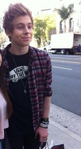 5soscrush:  5SOS GAME QUIZ!!! ==&gt; http://www.amazon.com/dp/B00MZIU44C