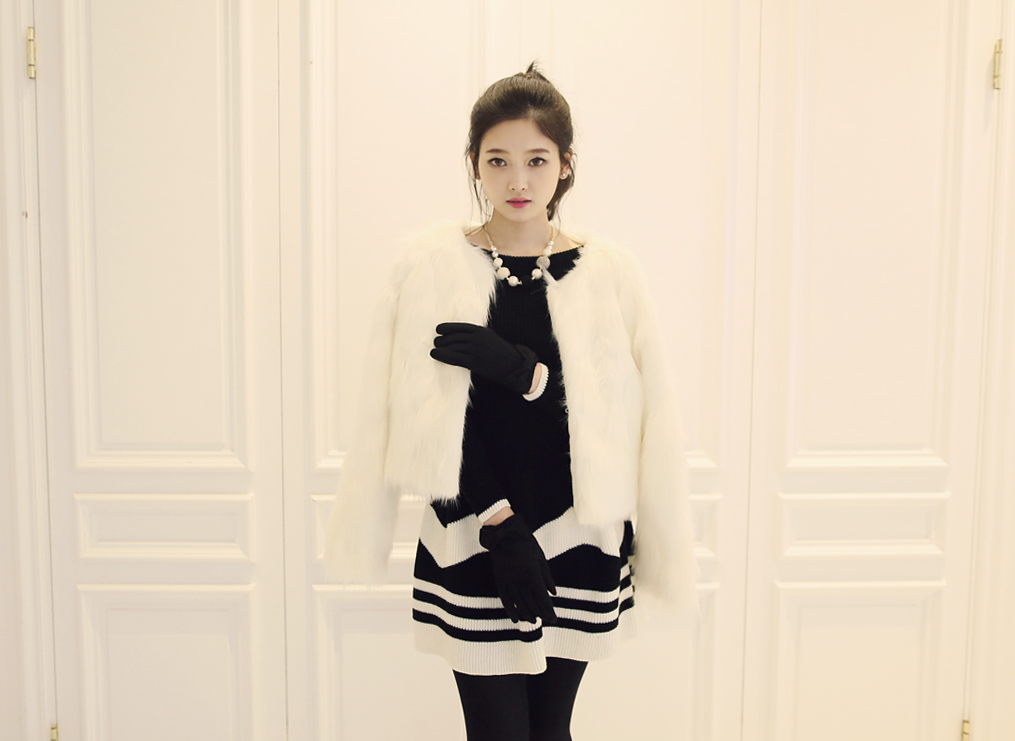 chaintox:korean-dreams-girls:  JooYi - November 26, 2014 2nd Set  I love slim fit