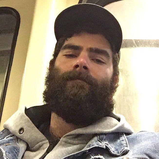 beardburnme:  “#metroselfie #Losangeles” by @tcappelli on Instagram http://ift.tt/1RDIs8h