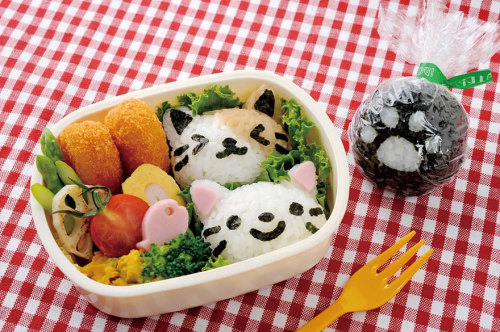 foodffs:  Turn Rice Balls Into Cute Kitties With This Purrfect Omusubi KitReally nice recipes. Every hour.Show me what you cooked!