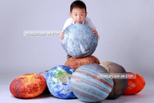 These Planet Pillows Are Made To Look Like The Planets Of Our Solar System Along With The Sun And The