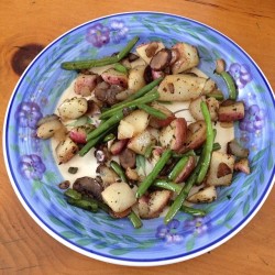 bootieking:  I’ve been eating way too many unhealthy foods so I’m eating just fruits and veggies today. For lunch I’m having sautéed mushrooms, green beans, potatoes, and onions with olive oil, thyme, salt and pepper.🍴😋  Yummmm