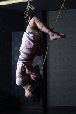 justscreenshots:  Shibari &amp; Photo SinModel Juri