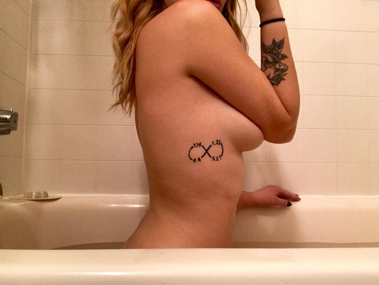 fuckmathew:  ♡♡ Bath time💦💦  Thank you for the amazing submission sweetheart