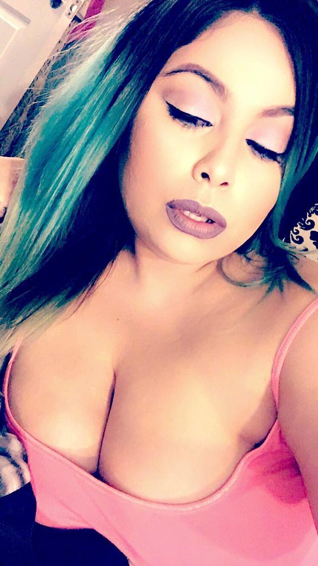 fuckmehard:  latinashunter:  Beautiful Busty Phat Booty Mama!  I understand. How