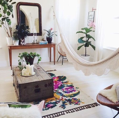 itslatingirl:  Instagram: @alinevissoto 🐘