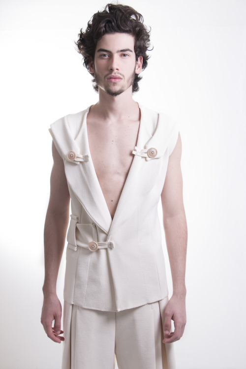  VARGAS Bouclê Waistcoat[Available on http://avantvargas.loja2.com.br/5593097-Colete-Boucle]