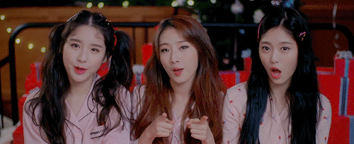 hyuunjin: merry christmas! ✨