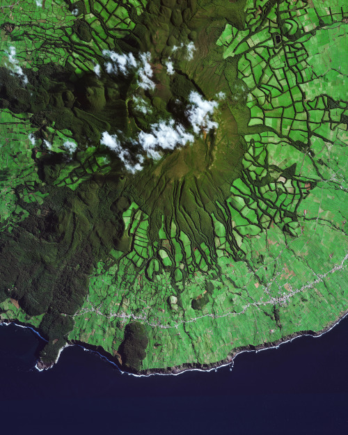 dailyoverview:Serra de Santa Bárbara is an inactive volcanic peak on the island of Terceira in the A