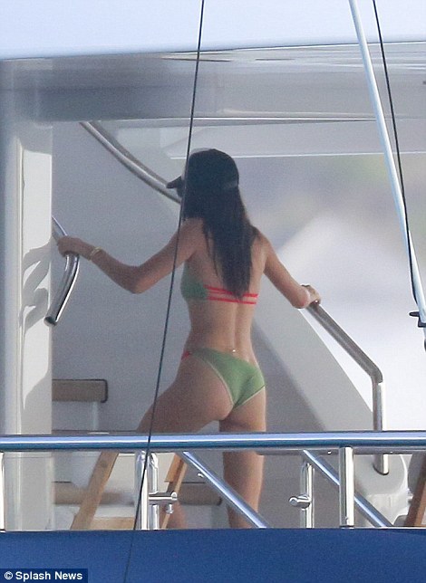 tottallykardashianobssessed:  Kendall