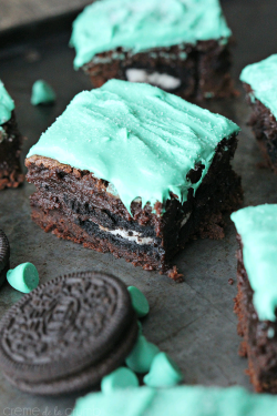 verticalfood:  Oreo Stuffed Mint Chocolate