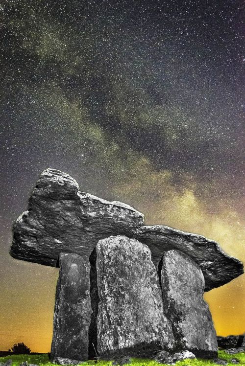 irisharchaeology:     Poulnabrone Dolmen, Co. Clare. Photograph: Frank Chandler  Source