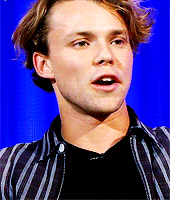 lipringsandsnapbacks:Ashton5SOS: 2015, made an album, went on a world tour, released an album, world