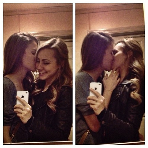 give-you-all:  Lesbian blog. Checking out all new followers. xx 