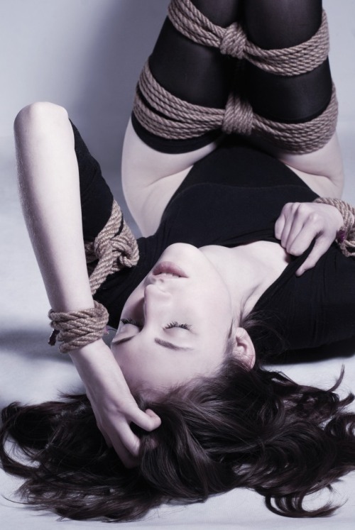 fetishground:  More Bondage Galleries 