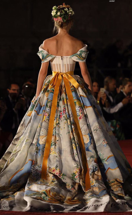 Porn photo ruched:Dolce & Gabbana Fall 2017 Couture