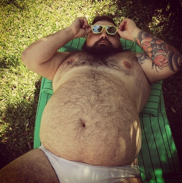 chubpornlover:  only-bear:  SPANK.  hoy tumblr se está portando particularmente