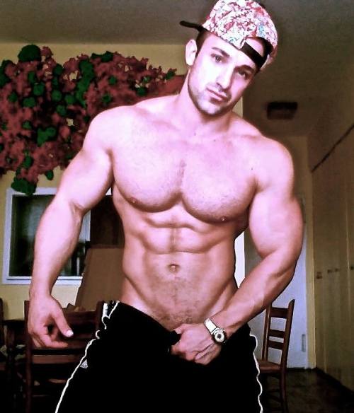 jocks-bros-n-hipsters:hotwebdudes:  http://hotwebdudes.tumblr.com/      (via TumbleOn)