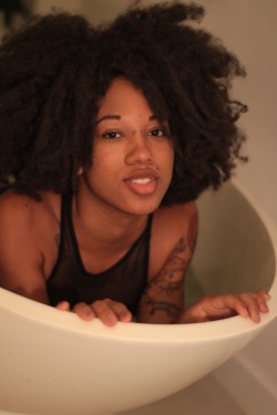 Bestblackgirls:  Follow And Re-Blog Omg!! Its Bath Time For Sexy Model Miss Jessa