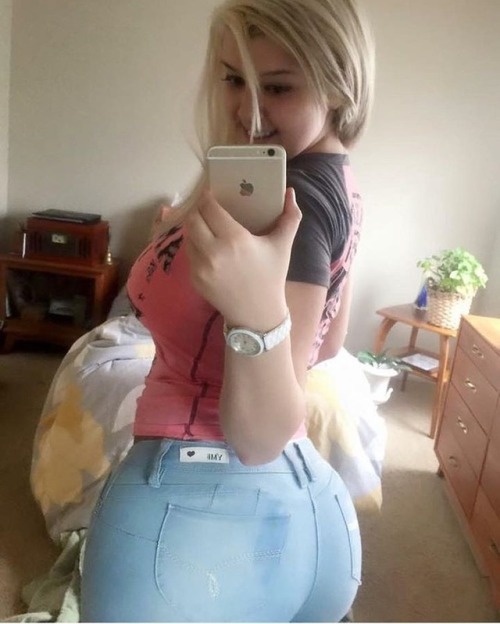 grimlockxsr: 2 super thick pawgs 2 mega pawgs