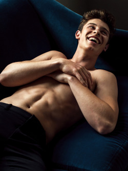 tfootielover:  i love shawn .. his smile would make me happy everyday &lt;333