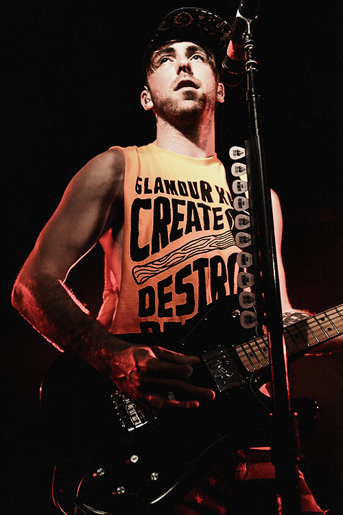 XXX  4/50 pictures of Alex Gaskarth  photo