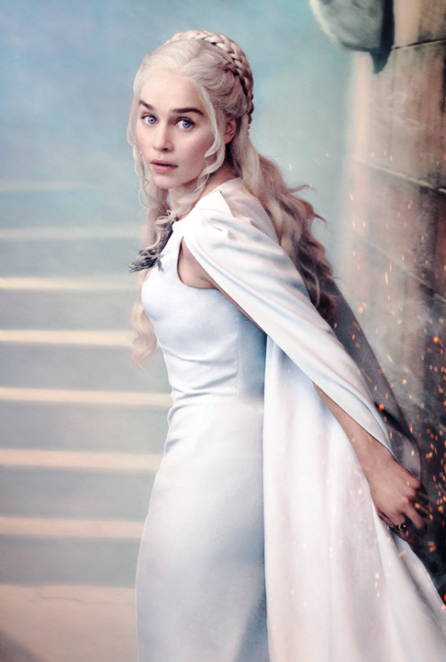 stormbornvalkyrie:Emilia Clarke as Daenerys adult photos
