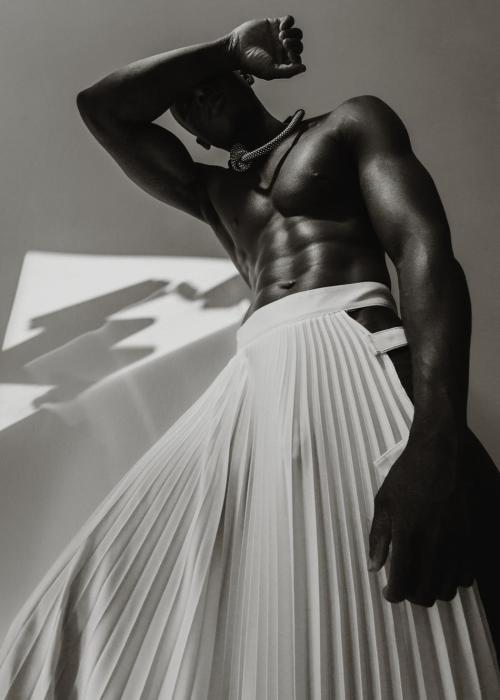 1000sassa1000:men should wear skirts!Luis Falanph Dominik Valvofor KALTBLUT MagazineALL these THINGS