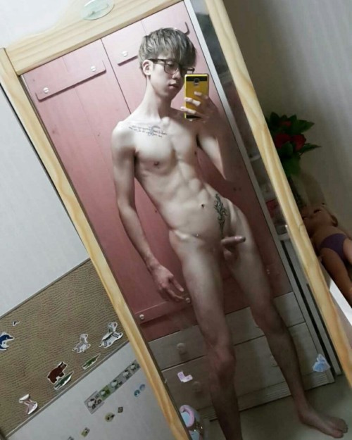 Sex soldiergay:  자지털 없는게 이쁘다고 pictures