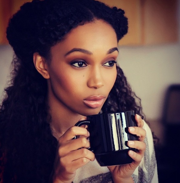 whiteboysdatingblackgirls:                 Follow my blog : http://whiteboysdatingblackgirls.tumblr.com/
