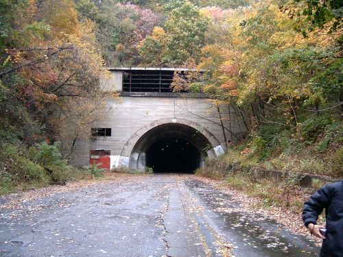 eliciaforever: abandonedandurbex: Rays Hill Tunnel, one of three tunnels of an abandoned section of 
