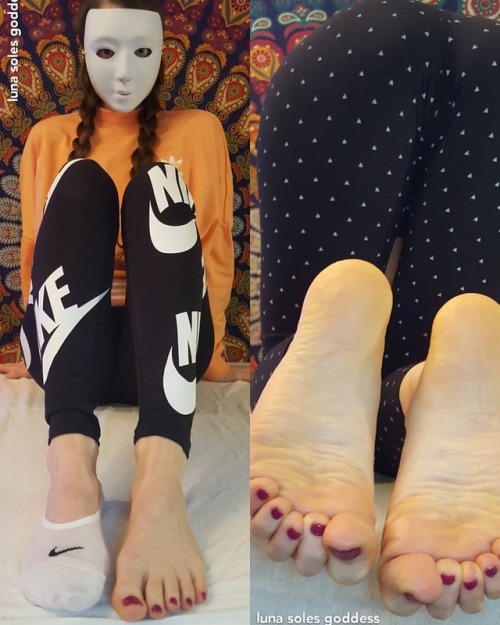 luna-soles-goddess:LEFT⬅️ … OR … RIGHT➡️? ……. #feet #feetstagram #wrinkledsoles #goddess #sexysoles 