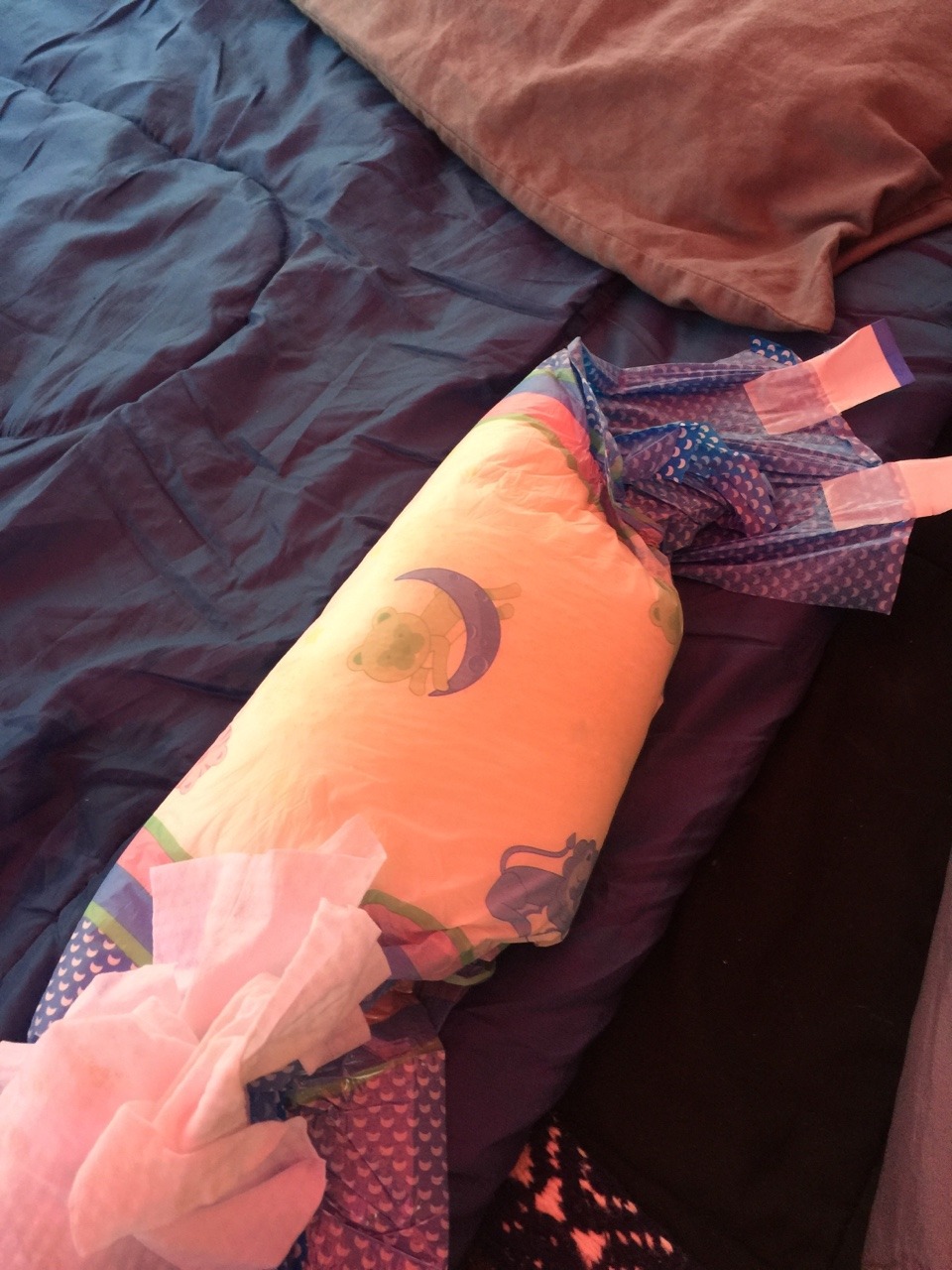 babytabbycat:  Daddy changing me out of my soaked diaper our  tent