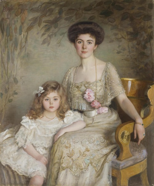 1907 Victor Chtemberg - Portrait of Alexandra Balashova née Gendrikova with her daughter