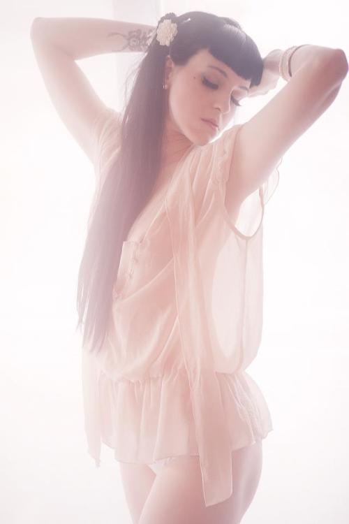inherfuckingchaos:  If you want more of delicious pics just follow me ;) 