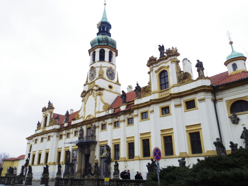 My trip to Prague Mar/15 Strahov library - strolling town